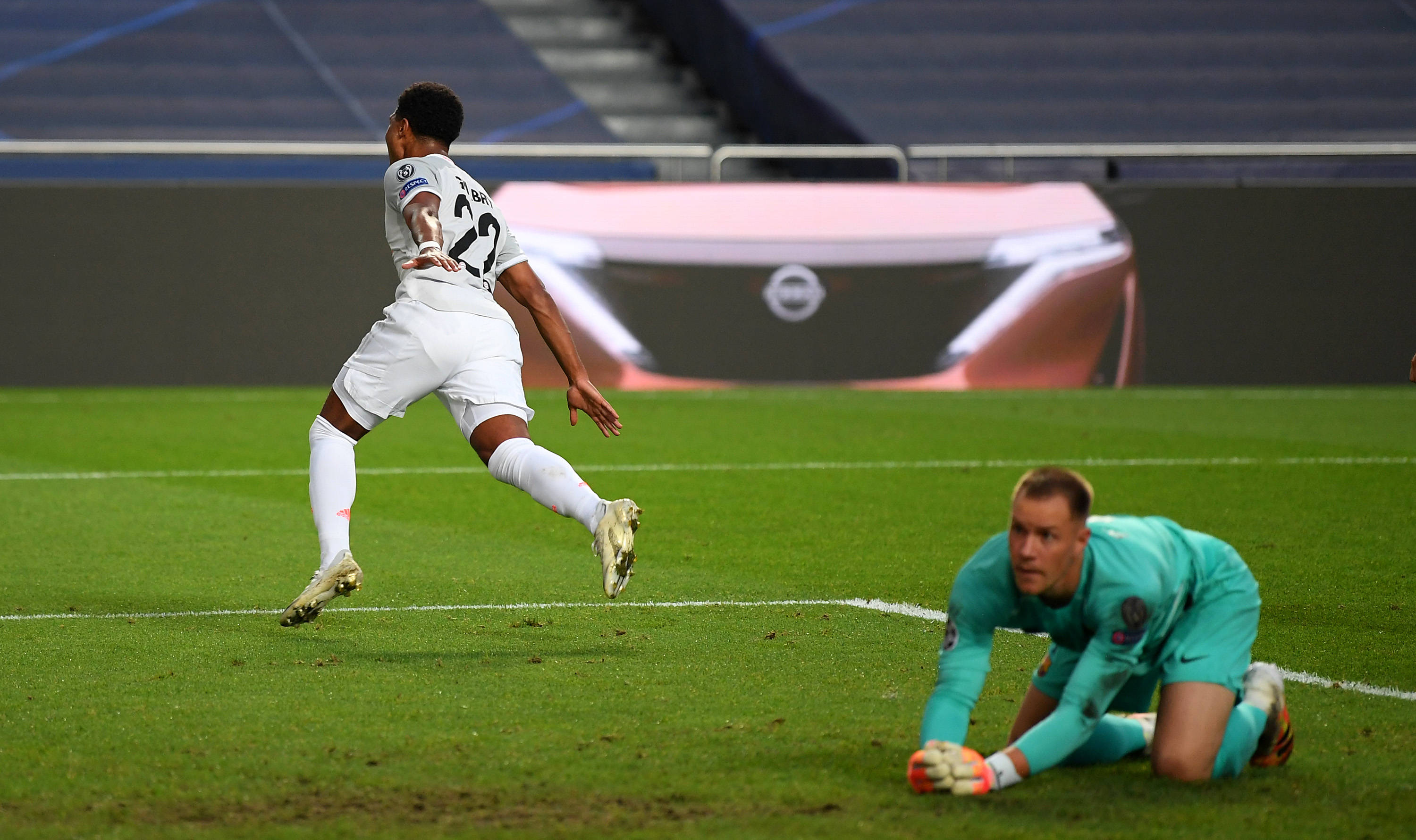 多起于边路 多起于边路